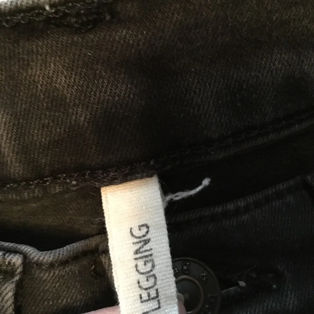 rag & bone Legging Black Distressed Skinny Jeans - Size 25